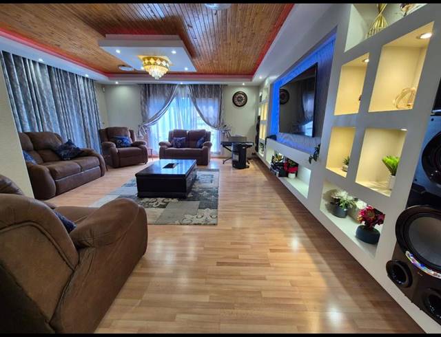 4 BEDROOM HOUSE FOR SALE IN BRACKENHURST